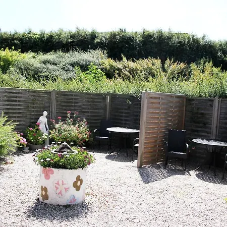 Hine Bakke Bed & Breakfast Rudkøbing